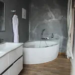 3 Etoiles - Le Petit Perier Hotel Laval (Mayenne)