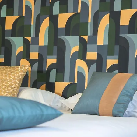 호텔 Le Petit Perier 라발