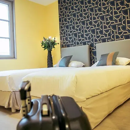 Le Petit Perier 호텔 라발