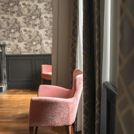 3 Etoiles - Le Petit Perier Hotel Laval (Mayenne)