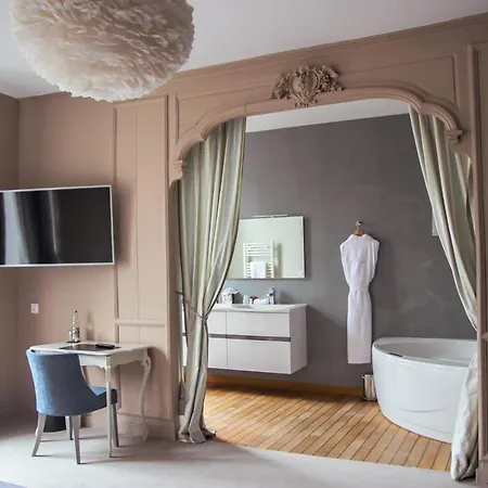 호텔 Le Petit Perier 라발