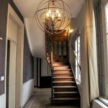 Le Petit Perier 3* 라발