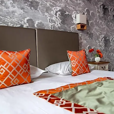 3 Etoiles - Le Petit Perier 3*