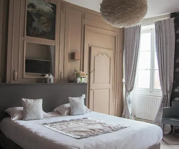 3 Etoiles - Le Petit Perier 3* Laval (Mayenne)