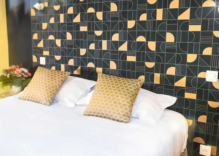 Hotel 3 Etoiles - Le Petit Perier 3*