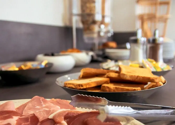 3 Etoiles - Le Petit Perier Hotel