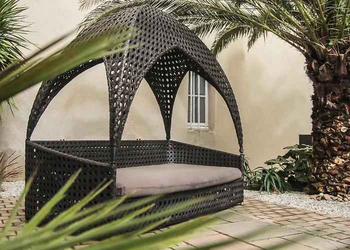 호텔 Hotel 3 Etoiles - Le Petit Perier 라발